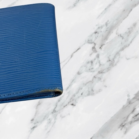 Louis Vuitton Authentic Blue Epi Leather Compact Wallet - Picture 6 of 15